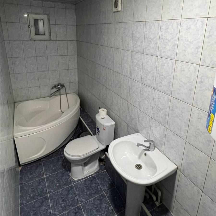 Hotel Avesto2 Urgencz Zewnętrze zdjęcie