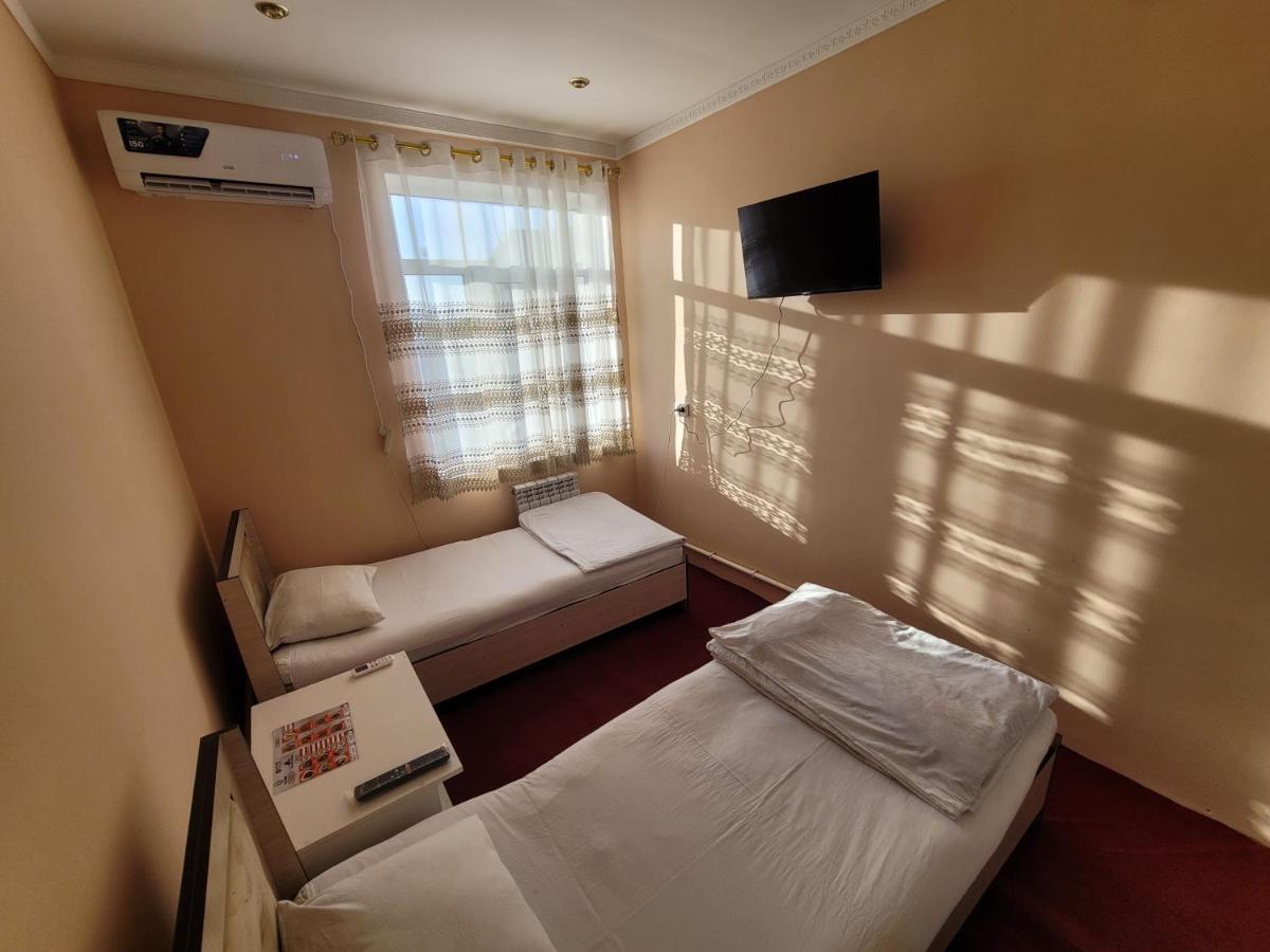 Hotel Avesto2 Urgencz Zewnętrze zdjęcie
